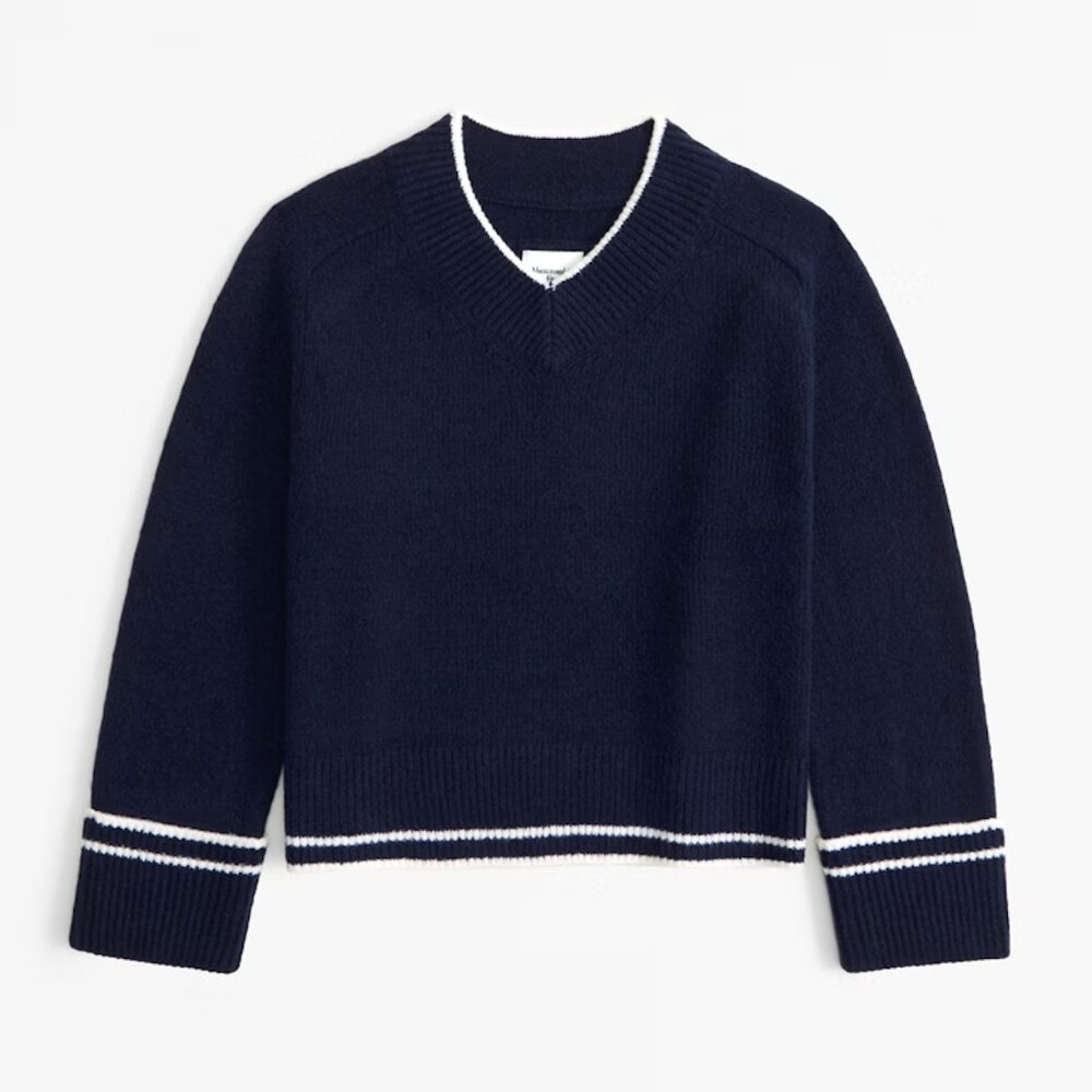 Abercrombie & Fitch Easy V-Neck Sweater in Dark Indigo
